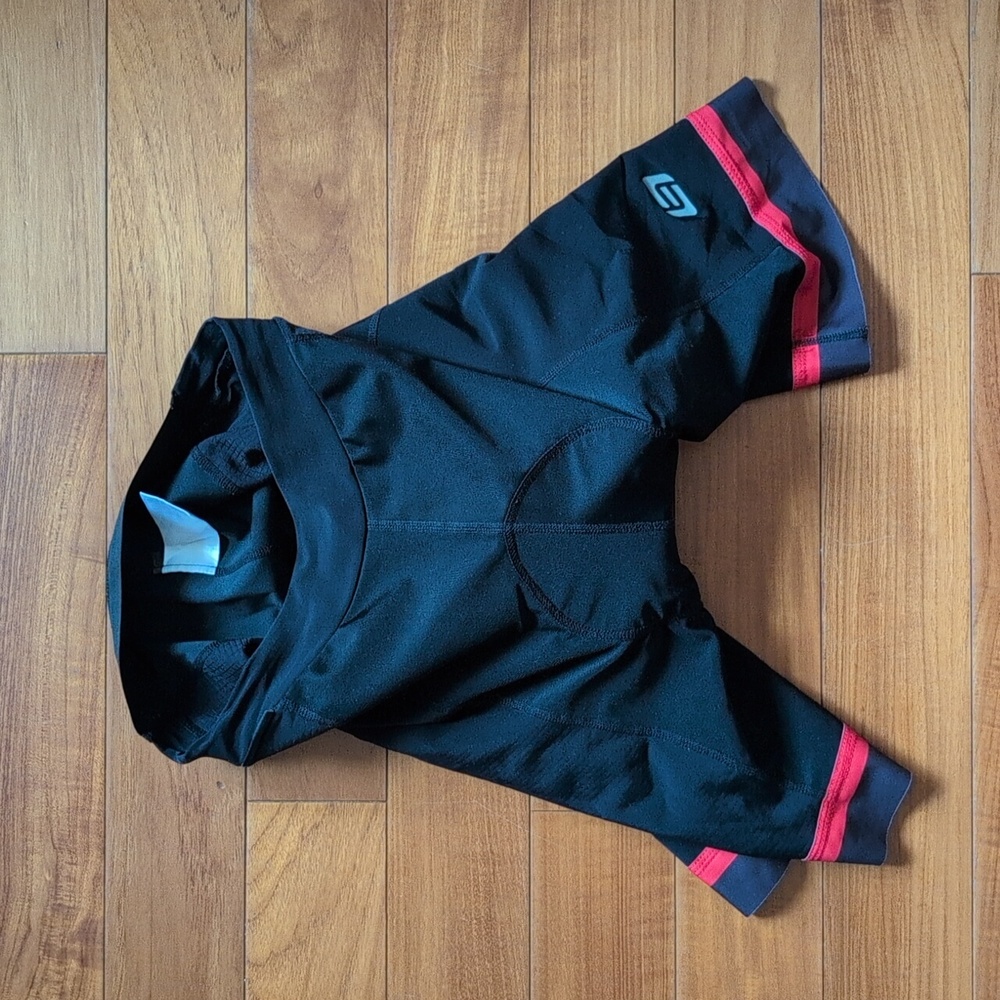 Bellwether men's size Medium biker shorts